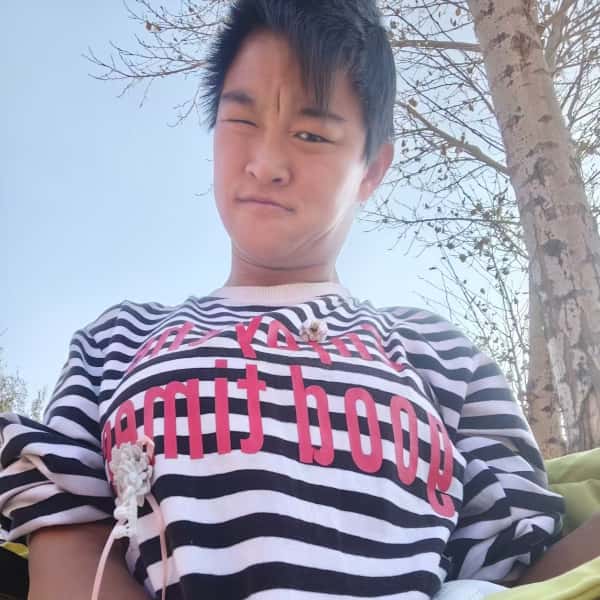 内蒙古24岁单身美女真诚找对象-泰安征婚相亲网