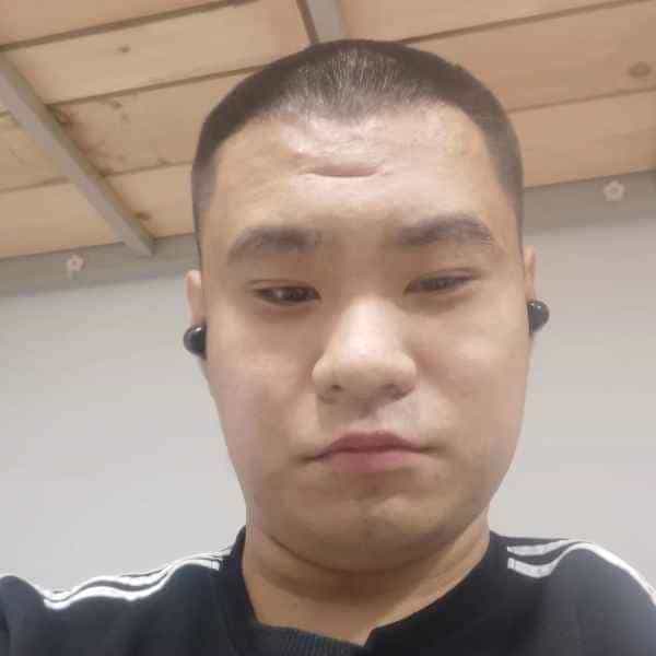 25岁岁山东单身帅哥 - 泰安吉缘网